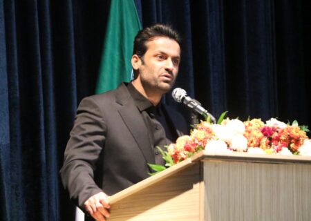 رنجبر: هنرمندان هویت ایرانی-اسلامی را به جهانیان نشان دهند