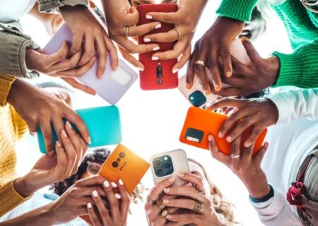 آیا اینترنت،انسانها را بی سوادتر کرده است؟/توهم تخصص از حقوق تا اقتصاد