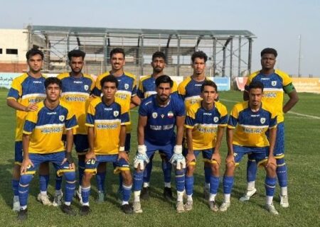 آوای میناب در اصفهان گلباران شد