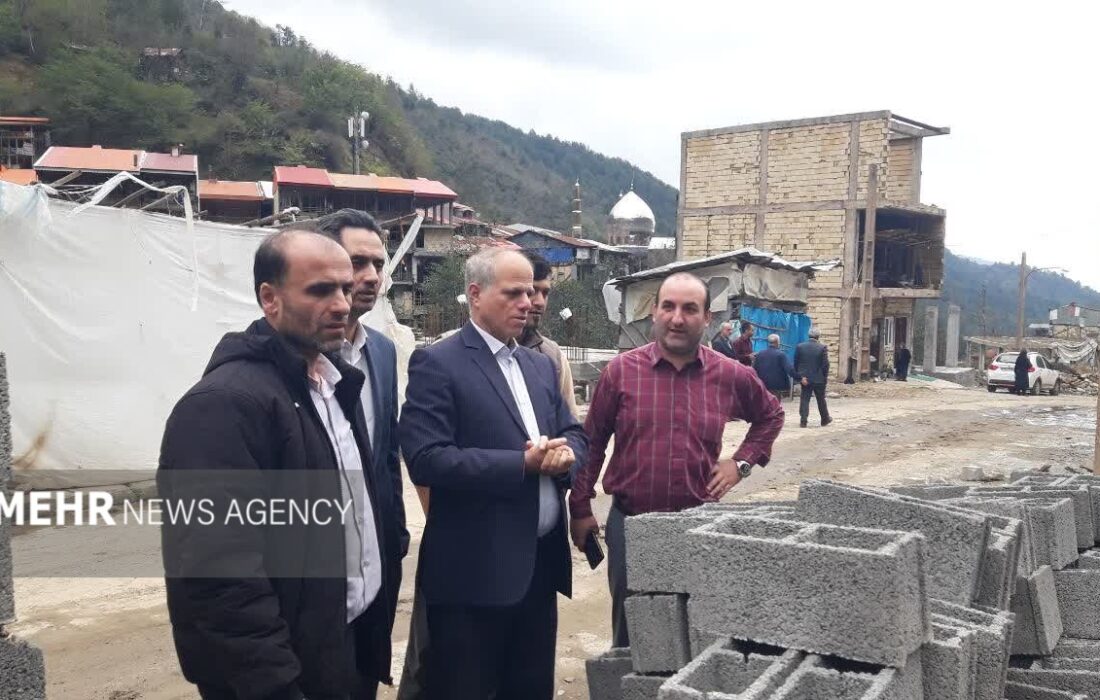 بازدید مسئولان از دهکده چوبی سوخته امامزاده ابراهیم(ع) شفت