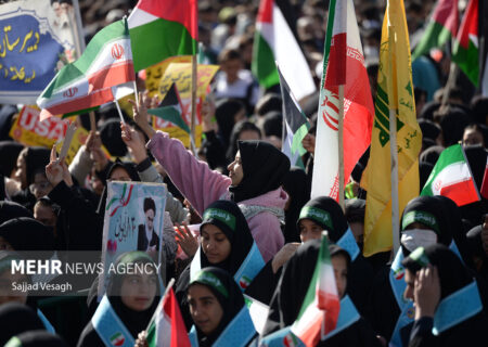 اجتماع باشکوه جیرفتی ها در یوم الله ۱۳ آبان