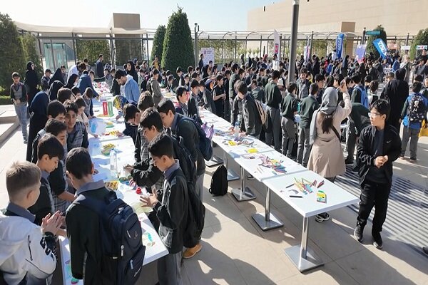 برپایی روز دانش آموز در ایرانمال