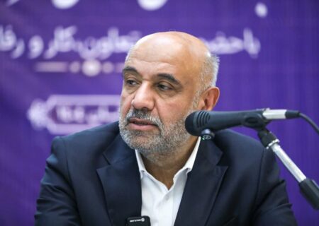 آیین کلنگ‌زنی ۸۰۰ واحد مسکن کارگری در زرندیه با حضور وزیر کار