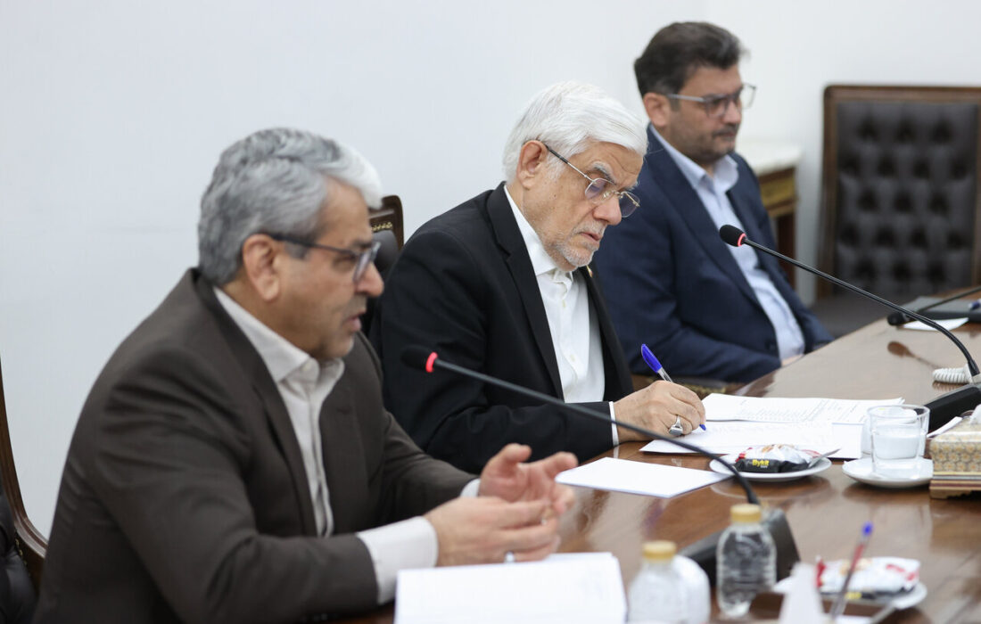 عارف: باید هم اقتدار دولت حفظ شود و هم مطالبات مردم دنبال شود