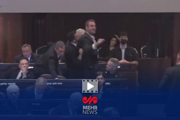 تصاویری از اعتراض اعضای کنست به نتانیاهو