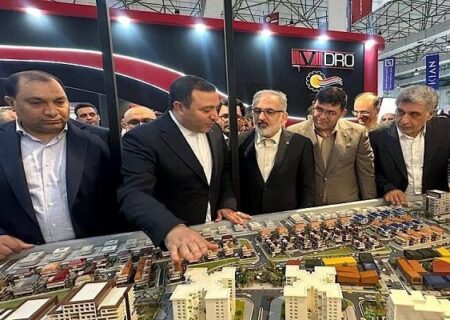 بازدید مدیرعامل بانک مسکن از غرفه‌های نمایشگاه کیش اینوکس ۲۰۲۵