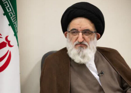 حسینی همدانی: هجرت امام رضا (ع) نقطه آغاز بلوغ فکری و تمدن شیعی است