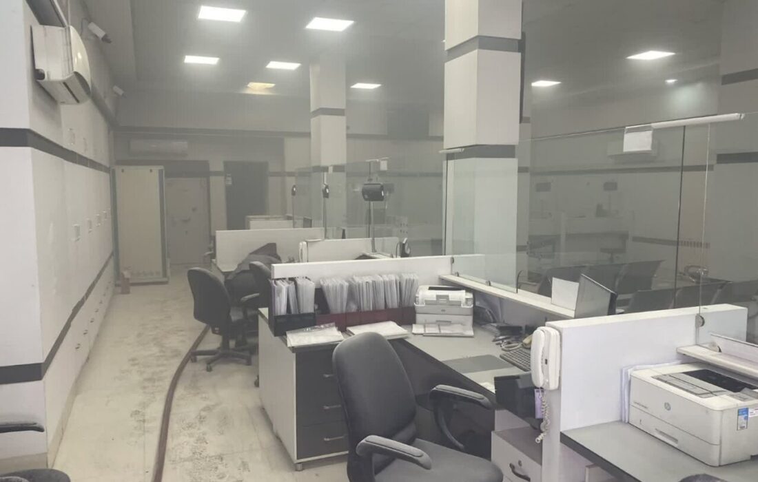 باخدا: حریق در شعبه بانک سیدی مشهد منجر به مصدومیت ۲ نفر شد