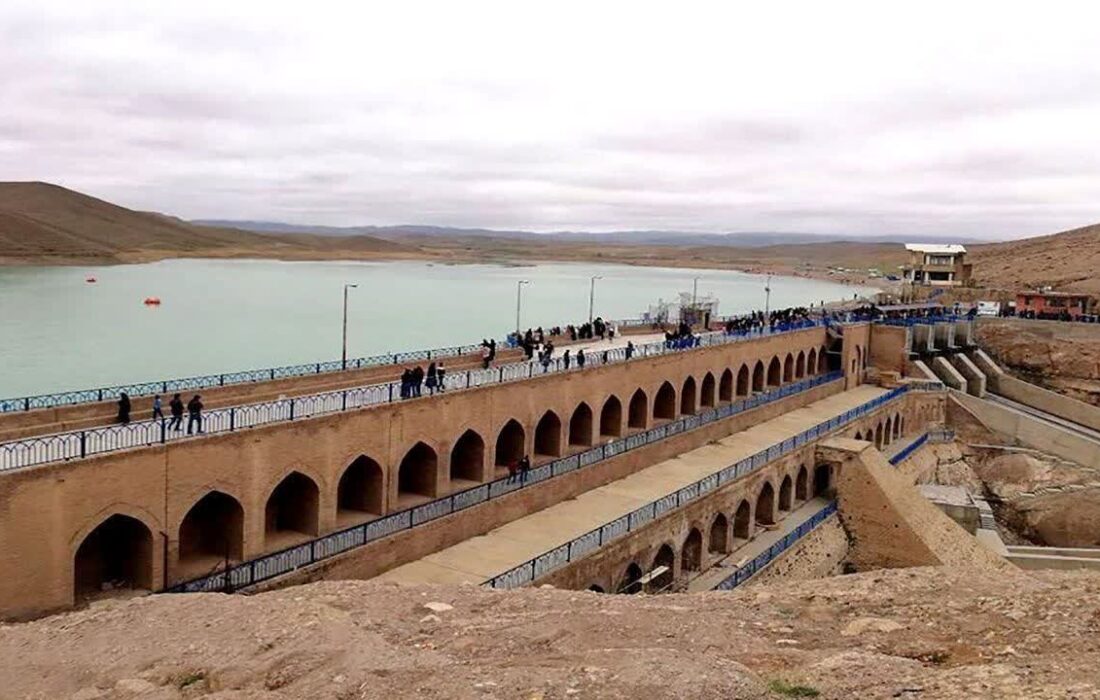 منیری:۱۲ نفر از ارتفاع حدود ۵ متری در سد فریمان سقوط کردند