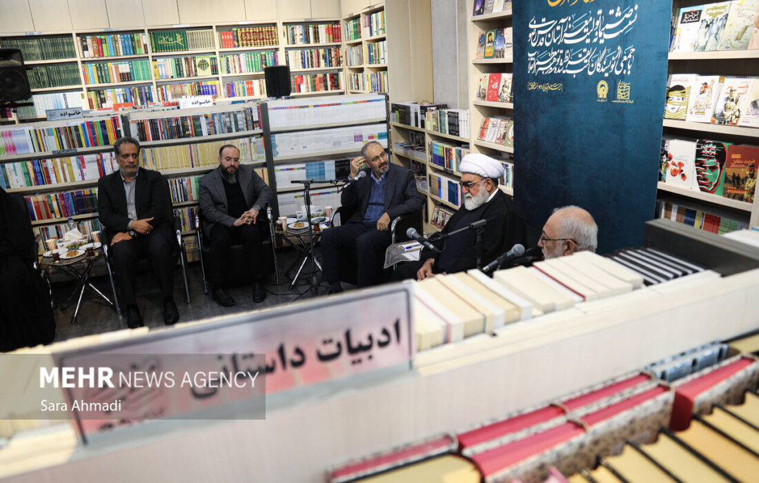 دیدار نویسندگان با تولیت استان قدس رضوی