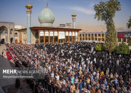 اقامه نماز باران در حرم مطهر شاهچراغ(ع)