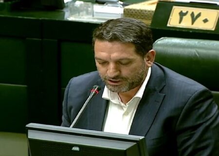 نماینده مجلس: سیاسیون مراقب باشند در دام دشمن نیفتند