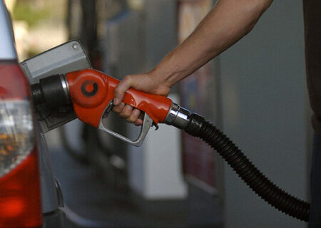 گودرزی: دولت بنایی برای افزایش قیمت بنزین ندارد