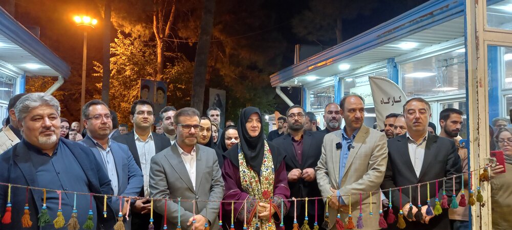 آغاز بکار نمایشگاه سراسری صنایع دستی در کرمانشاه