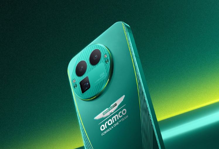 نسخه ویژه استون مارتین ریلمی GT 8 Pro عرضه شد