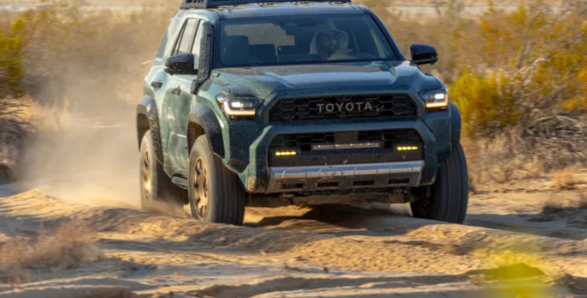 نقد و بررسی تویوتا فوررانر ۲۰۲۵؛ آیا شاسی بلند جدید Toyota با حس نوستالژیک ارزش خرید دارد؟