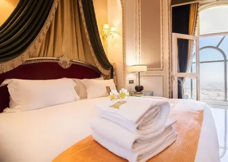 هتل لوکس: تجربه‌ای بی‌نظیر از اقامت و آسایش